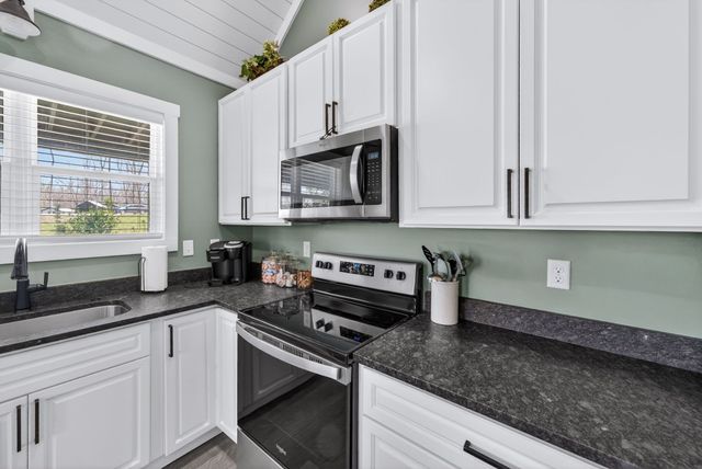 191 Waters Edge Way, Tracy City, TN 37387