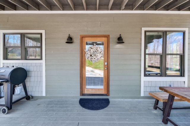 191 Waters Edge Way, Tracy City, TN 37387