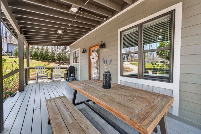 191 Waters Edge Way, Tracy City, TN 37387