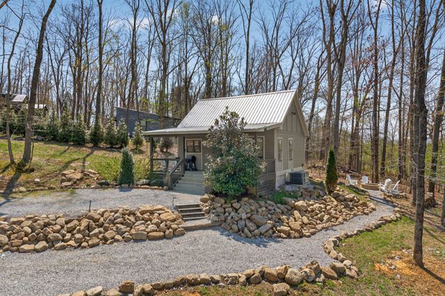 191 Waters Edge Way, Tracy City, TN 37387