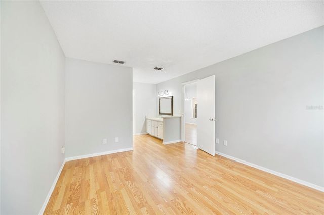 1002 GWYN CIRCLE, Oviedo, FL 32765