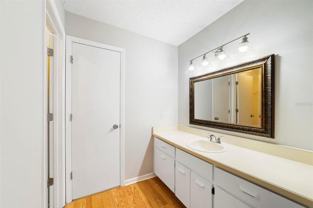 1002 GWYN CIRCLE, Oviedo, FL 32765