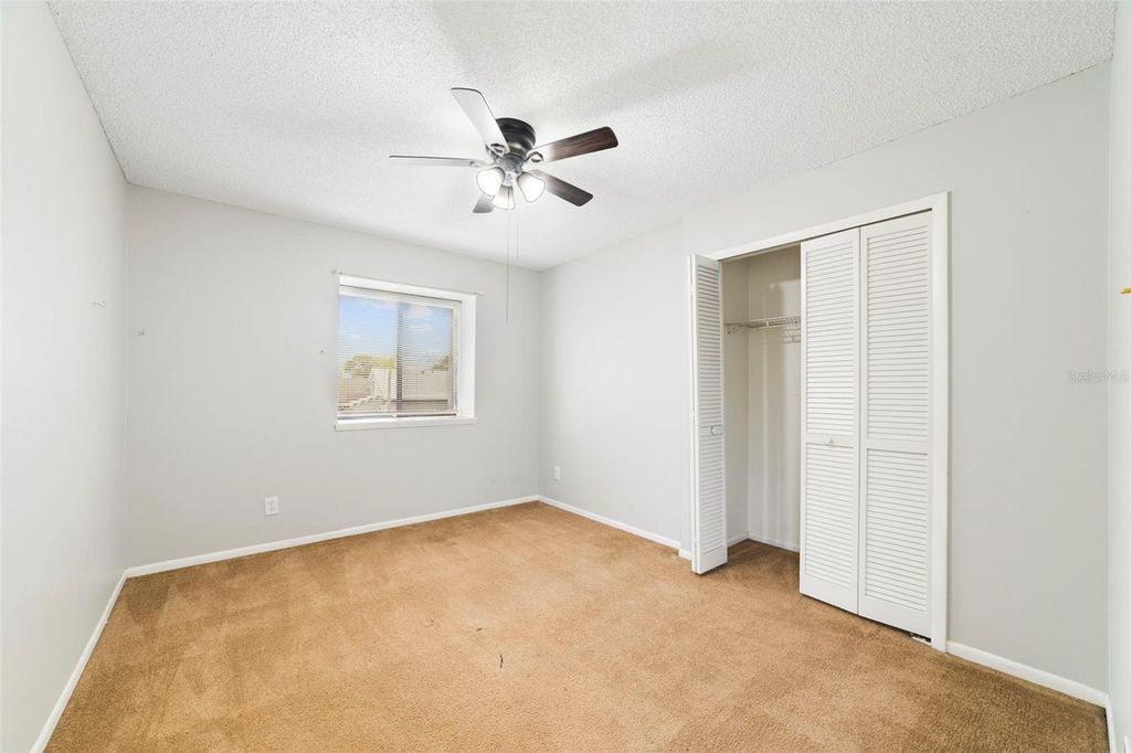 Image 11 of property listing at 1002 GWYN CIRCLE, Oviedo, FL 32765