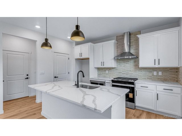 1733 Knobby Pine Dr, Fort Collins, CO 80528