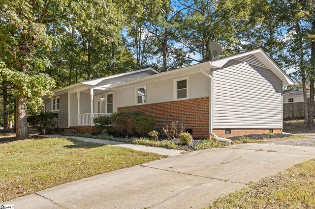 210 Pinonwood Drive, Simpsonville, SC 29680