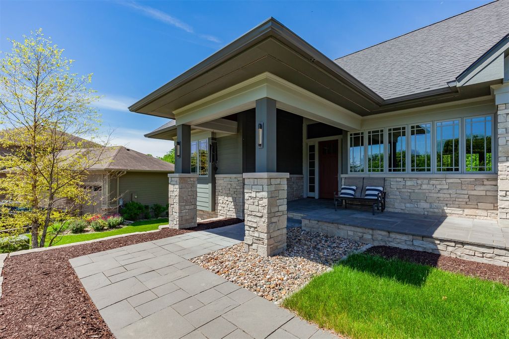 320 Painted Woods Drive, Waukee, IA 50263