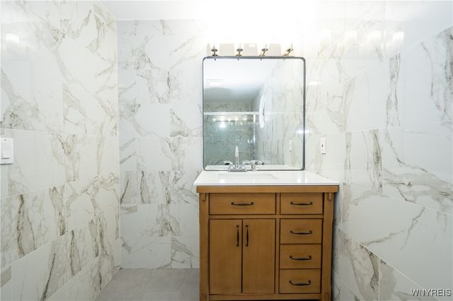 1242 Oliver Street, North Tonawanda, NY 14120