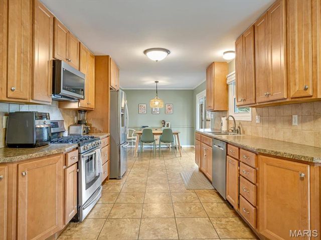 1005 Daniel Drive, Maryville, IL 62062