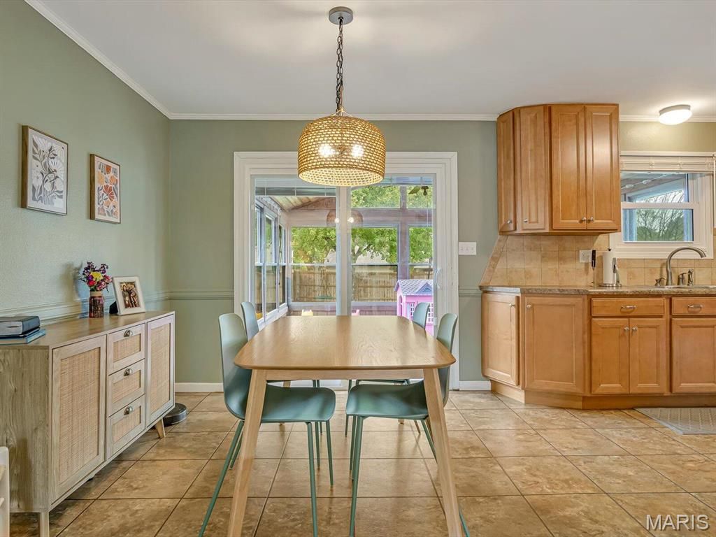 1005 Daniel Drive, Maryville, IL 62062