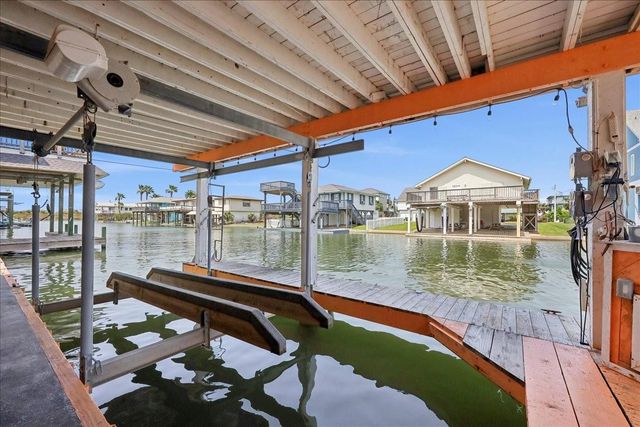 22922 Lunes Street, Galveston, TX 77554