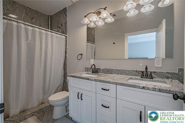 1490 East 7th Street, Bethlehem City, PA 18015