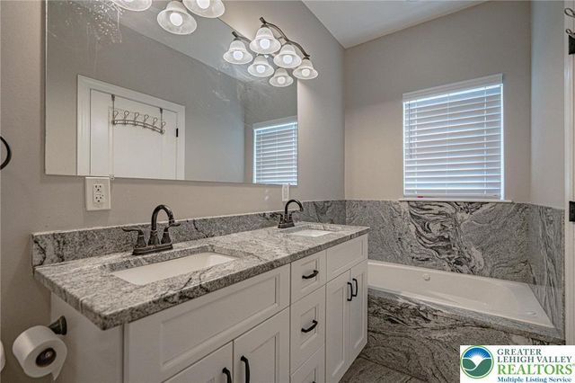 1490 East 7th Street, Bethlehem City, PA 18015