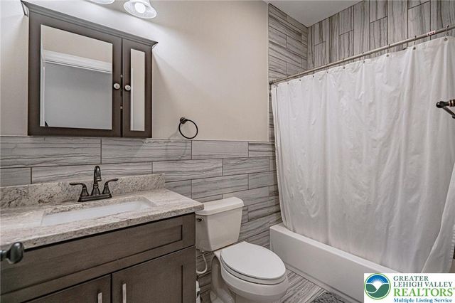 1490 East 7th Street, Bethlehem City, PA 18015