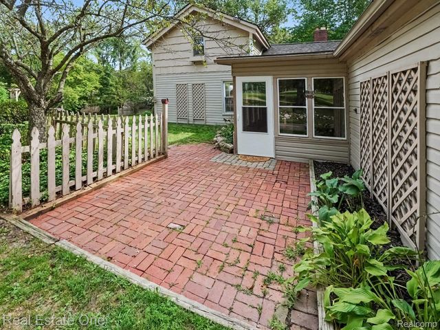 1275 Rosell Road, Rose Township, MI 48442