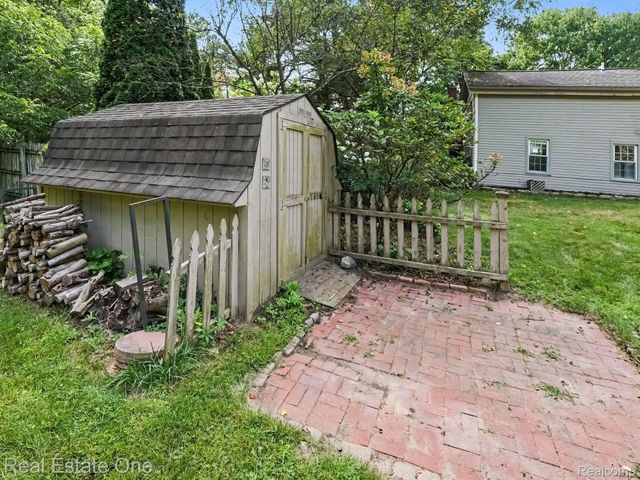 1275 Rosell Road, Rose Township, MI 48442