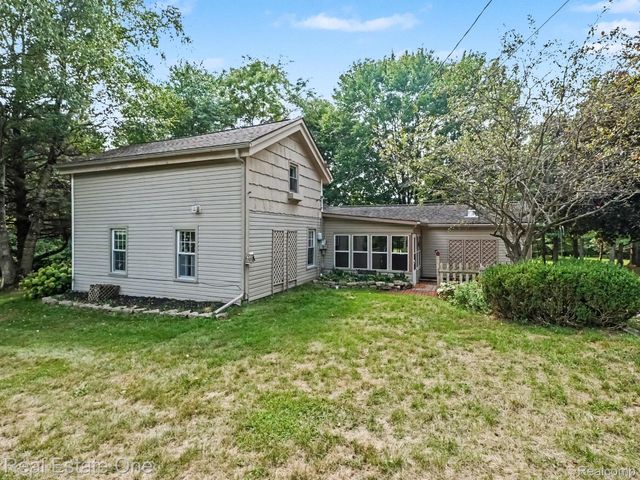 1275 Rosell Road, Rose Township, MI 48442