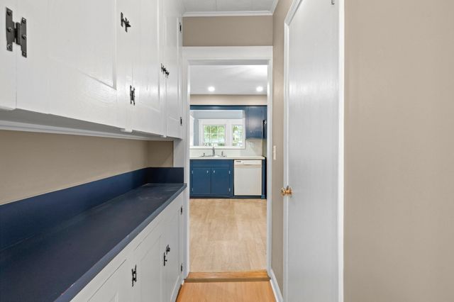 18 Standish Ave, Plymouth, MA 02360
