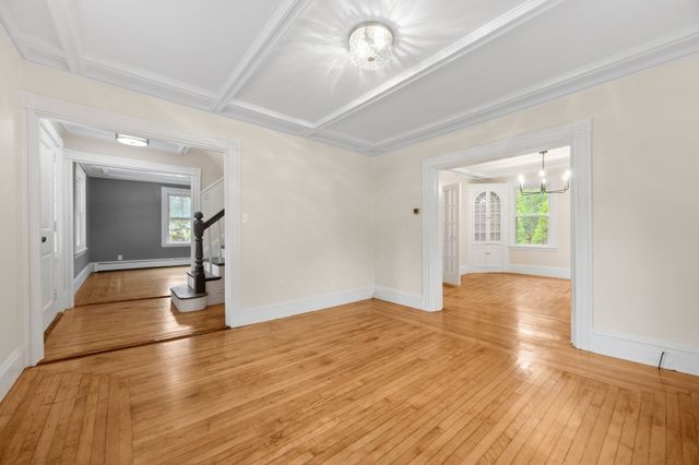 18 Standish Ave, Plymouth, MA 02360