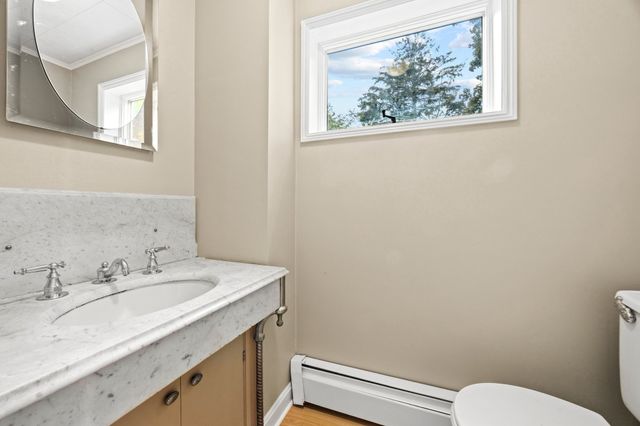 18 Standish Ave, Plymouth, MA 02360