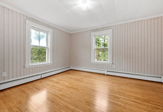 18 Standish Ave, Plymouth, MA 02360