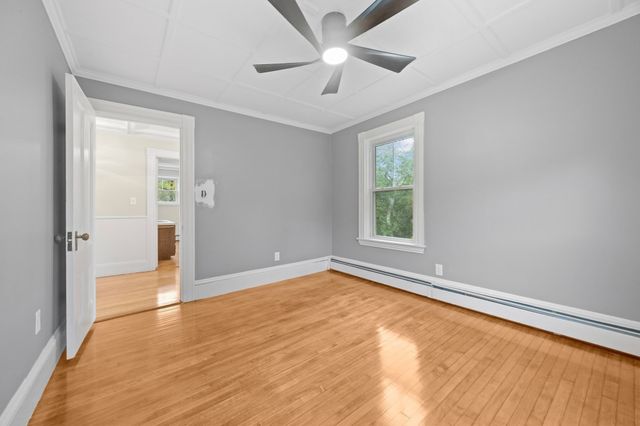 18 Standish Ave, Plymouth, MA 02360