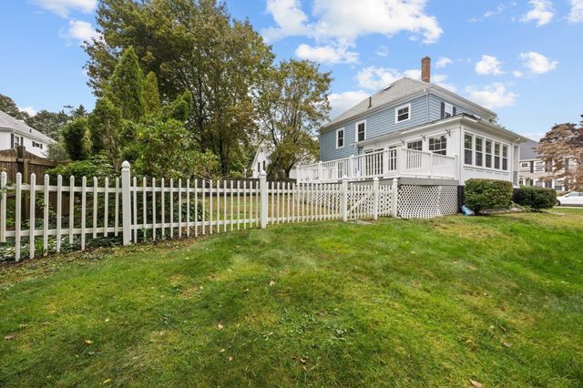 18 Standish Ave, Plymouth, MA 02360