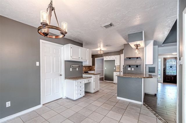 8211 Riverglade Drive, Houston, TX 77095