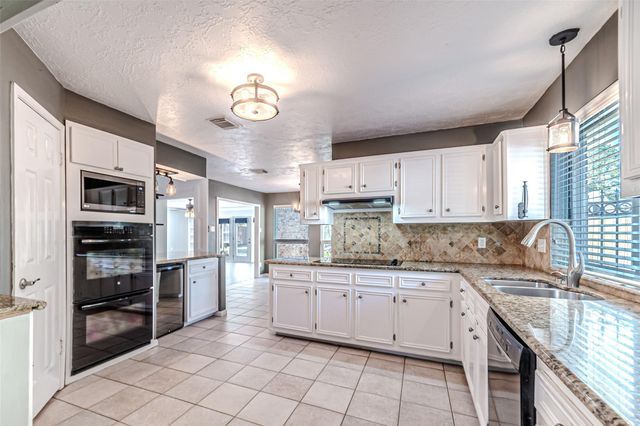 8211 Riverglade Drive, Houston, TX 77095