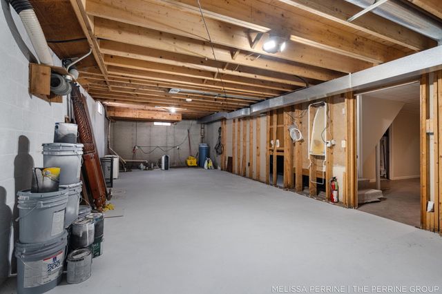 8930 Hanna Lake Avenue SE, Caledonia, MI 49316