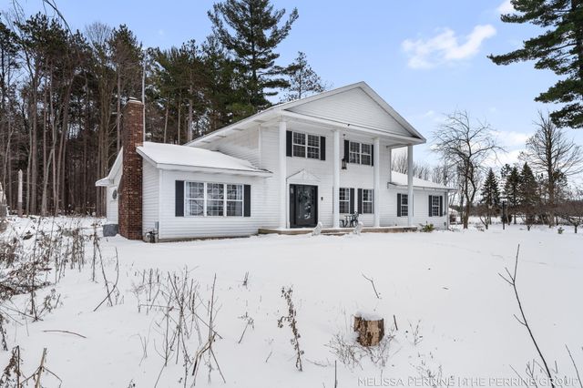 8930 Hanna Lake Avenue SE, Caledonia, MI 49316