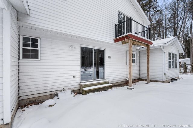 8930 Hanna Lake Avenue SE, Caledonia, MI 49316