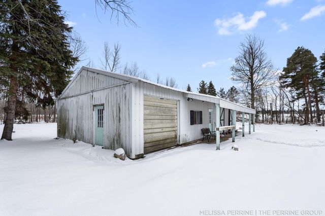 8930 Hanna Lake Avenue SE, Caledonia, MI 49316