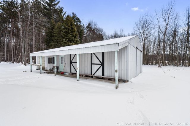 8930 Hanna Lake Avenue SE, Caledonia, MI 49316