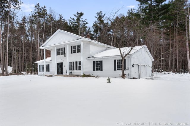 8930 Hanna Lake Avenue SE, Caledonia, MI 49316