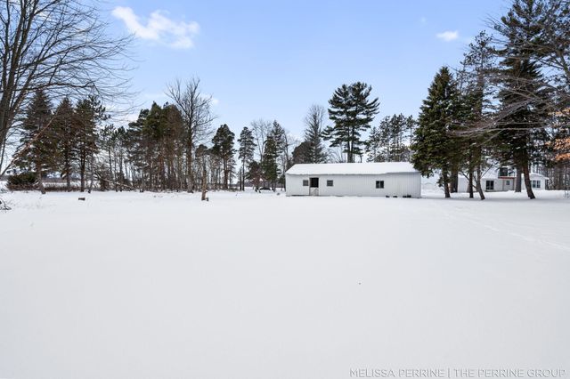 8930 Hanna Lake Avenue SE, Caledonia, MI 49316