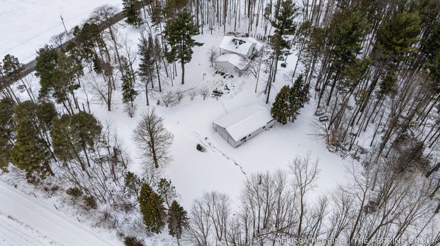 8930 Hanna Lake Avenue SE, Caledonia, MI 49316