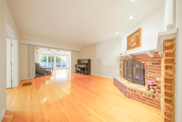 4711 Briggs Avenue, La Crescenta, CA 91214