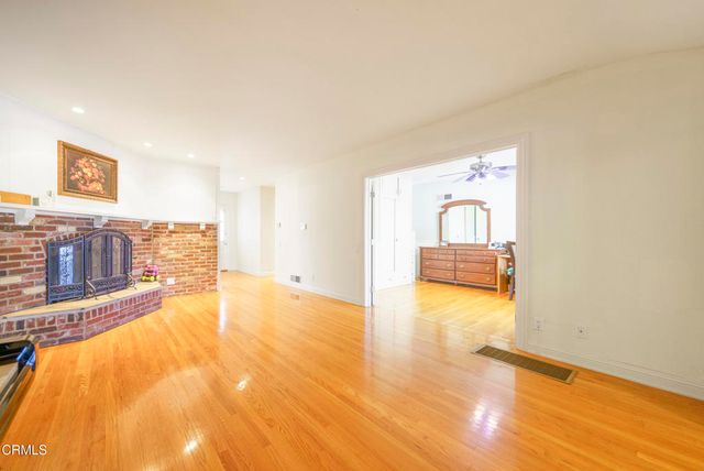 4711 Briggs Avenue, La Crescenta, CA 91214