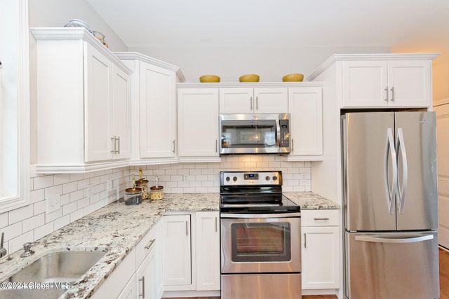 8 Brookhaven Court, Wilton, NY 12866