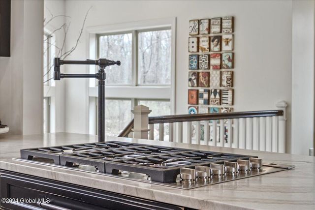 8 Brookhaven Court, Wilton, NY 12866