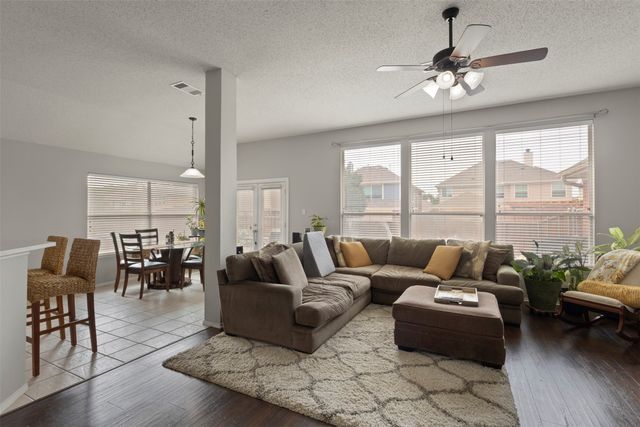 5025 Vineyard Lane, Mckinney, TX 75070