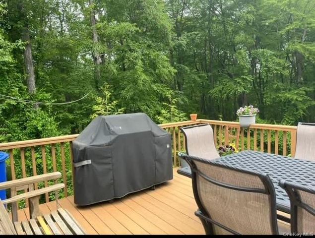 10 Highview Terrace, Somers, NY 10589