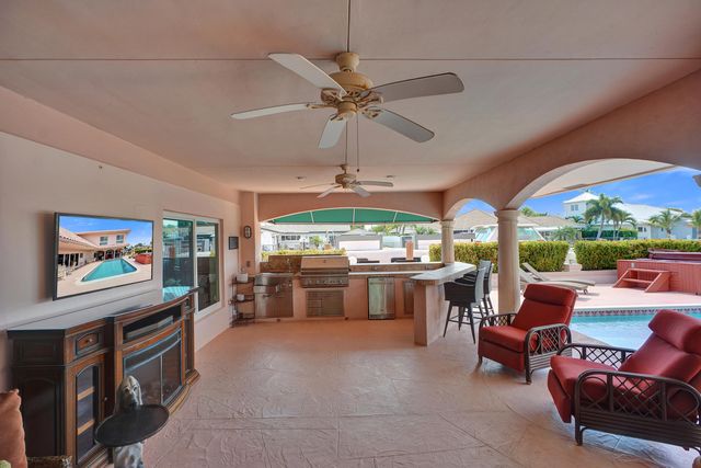 5530 Bayview Drive, Fort Lauderdale, FL 33308