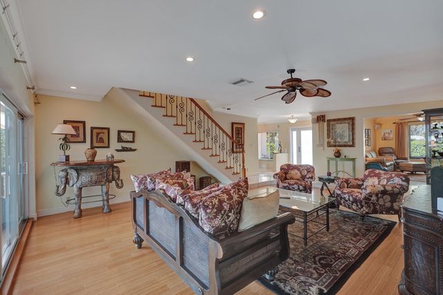 5530 Bayview Drive, Fort Lauderdale, FL 33308