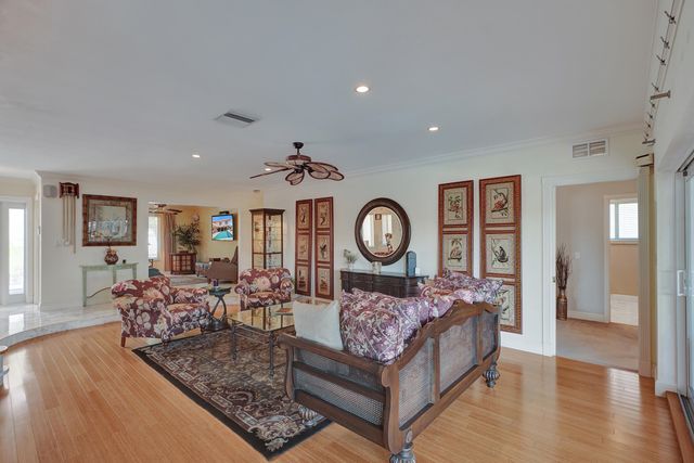 5530 Bayview Drive, Fort Lauderdale, FL 33308