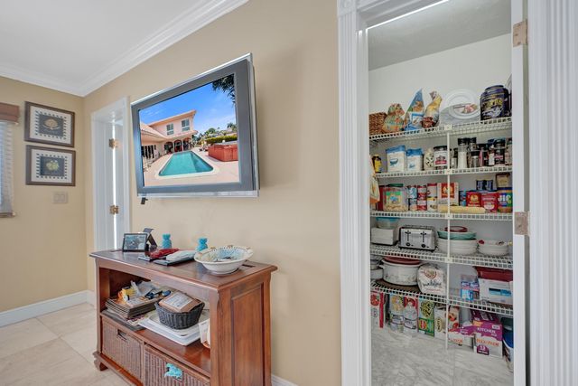 5530 Bayview Drive, Fort Lauderdale, FL 33308