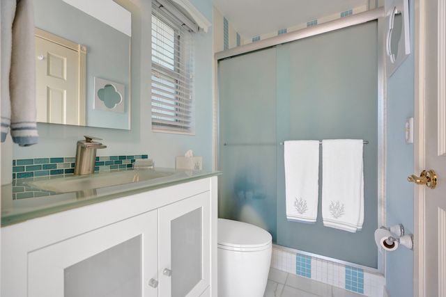 5530 Bayview Drive, Fort Lauderdale, FL 33308