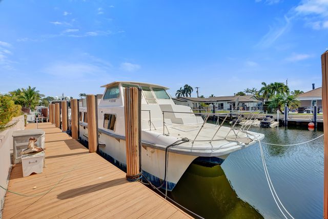 5530 Bayview Drive, Fort Lauderdale, FL 33308