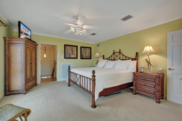 5530 Bayview Drive, Fort Lauderdale, FL 33308