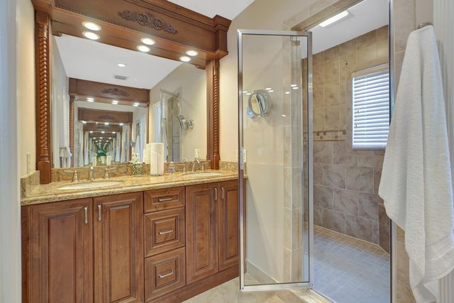 5530 Bayview Drive, Fort Lauderdale, FL 33308